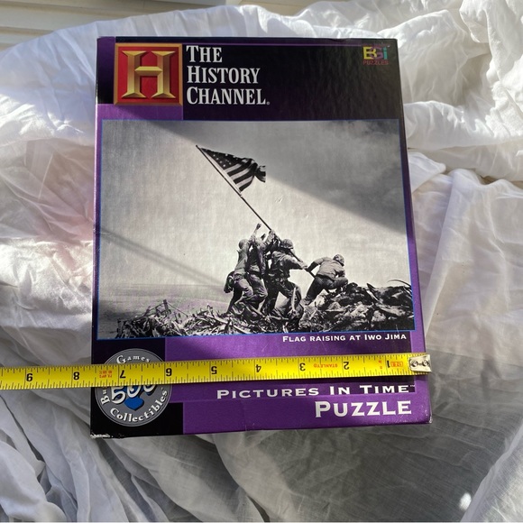 History Channel Pictures in Time Flag Raising at Iwo Jima 500Pc Puzzle - Picture 6 of 6